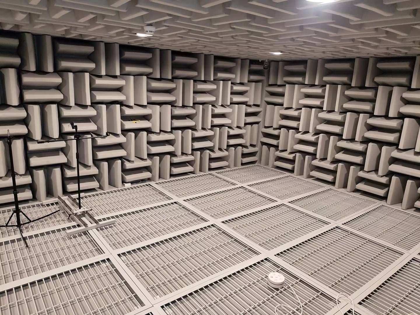 消声室人行地网的专业要求与设计要点